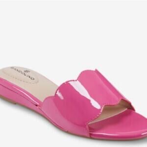 NIB Bandolino Wedge Heel Hot Pink Scalloped Sandal